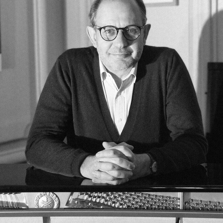 Portrait image of Victor Bouzard